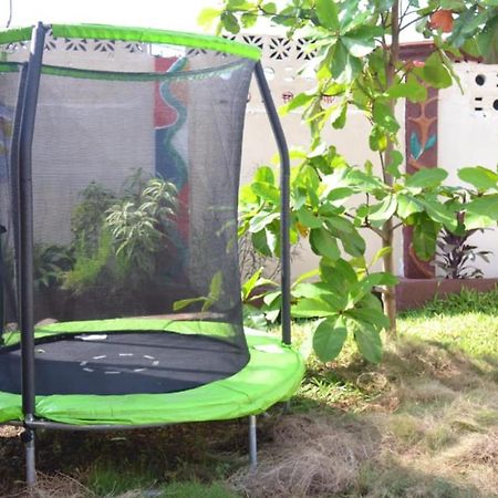Fully Aircondition 3Bed Villa- A C- Wifi- Hotwater Freetown Kültér fotó