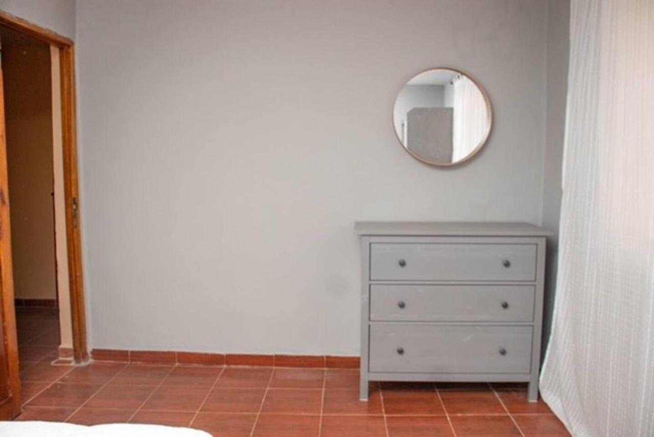 Fully Aircondition 3Bed Villa- A C- Wifi- Hotwater Freetown Kültér fotó